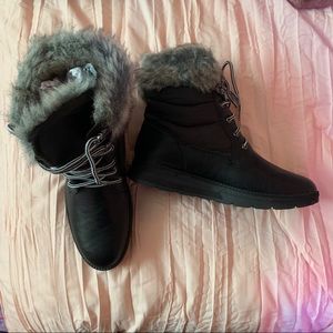 NWT JOURNEE Collection Black Boots